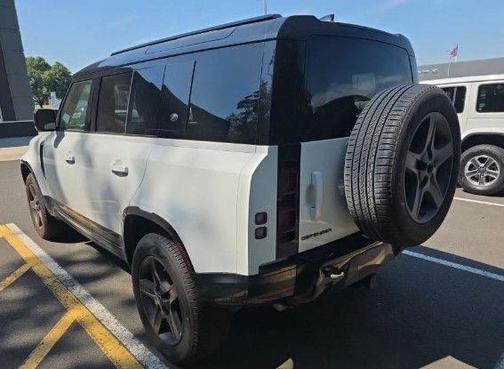 Fuji White 2024 Land Rover Defender 110 P400 X-Dynamic SE