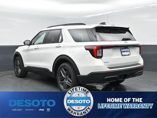 Star White Metallic Tri-Coat 2026 Ford Explorer ST-Line