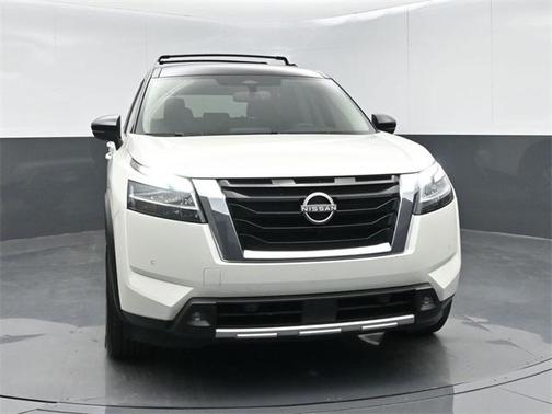 2022 Nissan Pathfinder SL 2WD