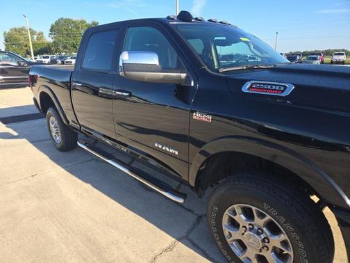 2022 RAM 2500 Laramie Crew Cab 4x4 6'4' Box