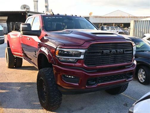 2023 RAM 3500 Laramie Crew Cab 4x4 8' Box