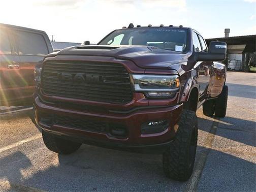 2023 RAM 3500 Laramie Crew Cab 4x4 8' Box