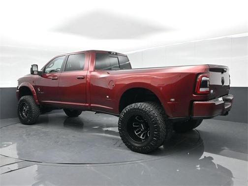 2023 RAM 3500 Laramie Crew Cab 4x4 8' Box