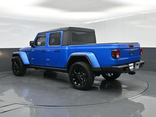 Hydro Blue Pearlcoat 2025 Jeep Gladiator Nighthawk