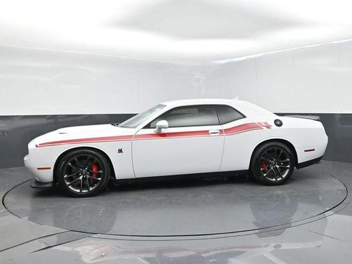 White Knuckle Clearcoat 2022 Dodge Challenger R/T Scat Pack