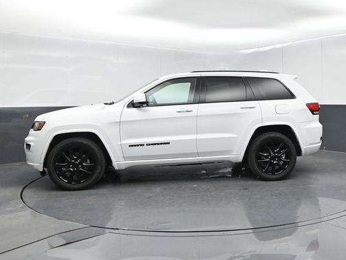 Bright White Clearcoat 2019 Jeep Grand Cherokee Altitude