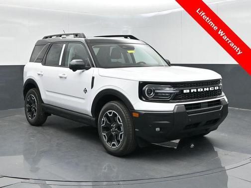 Oxford White 2025 Ford Bronco Sport Outer Banks SUV