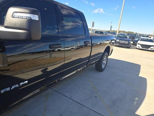 2025 RAM 3500 Big Horn Crew Cab 4x4 8' Box