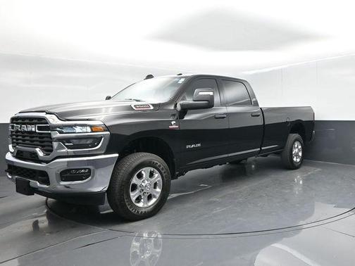 2025 RAM 3500 Big Horn Crew Cab 4x4 8' Box