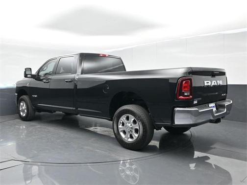 2025 RAM 3500 Big Horn Crew Cab 4x4 8' Box