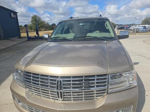 2014 Lincoln Navigator Base