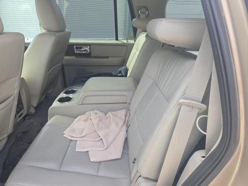 2014 Lincoln Navigator Base