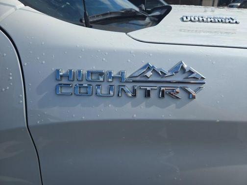 Iridescent Pearl Tricoat 2020 Chevrolet Silverado 1500 High Country