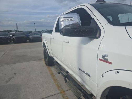 Bright White Clearcoat 2023 RAM 2500 Laramie Crew Cab 4x4 6'4' Box