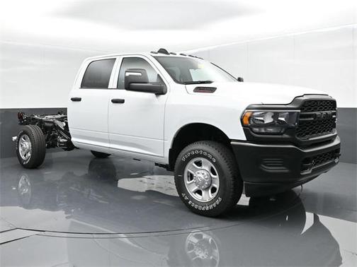 2024 RAM 2500 Tradesman Crew Cab 4x4 8' Box