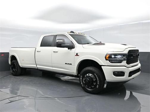 2024 RAM 3500 Limited Crew Cab 4x4 8' Box