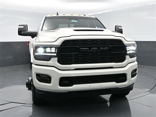 2024 RAM 3500 Limited Crew Cab 4x4 8' Box