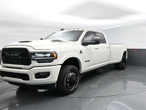 2024 RAM 3500 Limited Crew Cab 4x4 8' Box