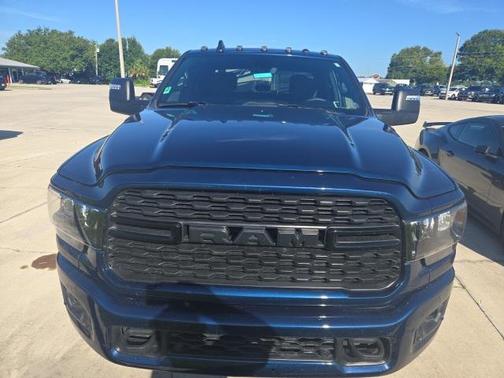 2024 RAM 3500 Big Horn Crew Cab 4x4 8' Box