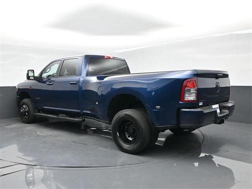2024 RAM 3500 Big Horn Crew Cab 4x4 8' Box