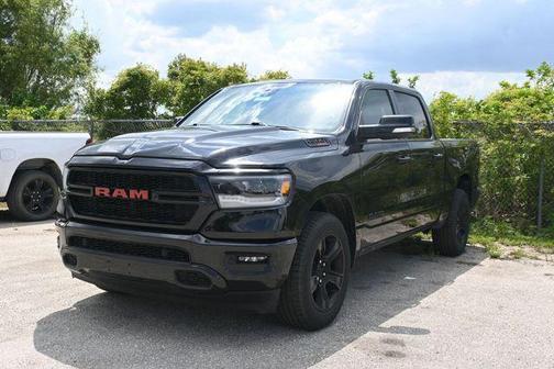 Diamond Black Crystal Pearlcoat 2022 RAM 1500 Big Horn/Lone Star