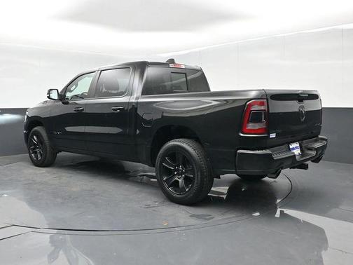 Diamond Black Crystal Pearlcoat 2022 RAM 1500 Big Horn/Lone Star