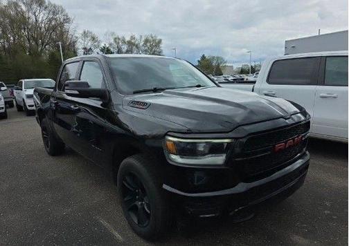 Diamond Black Crystal Pearlcoat 2022 RAM 1500 Big Horn/Lone Star