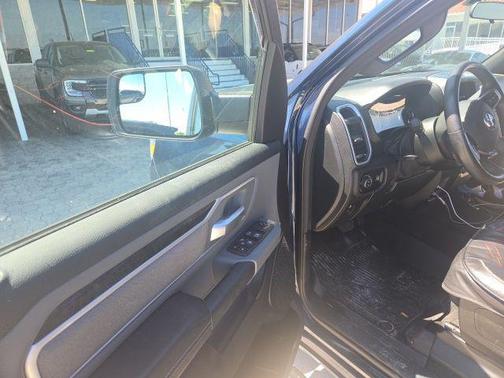 Patriot Blue Pearlcoat 2022 RAM 1500 Big Horn/Lone Star