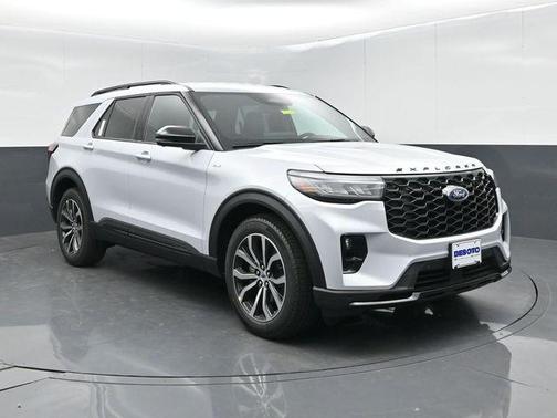 Space White Metallic 2026 Ford Explorer ST-Line