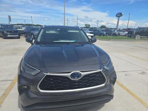2023 Toyota Highlander Hybrid XLE
