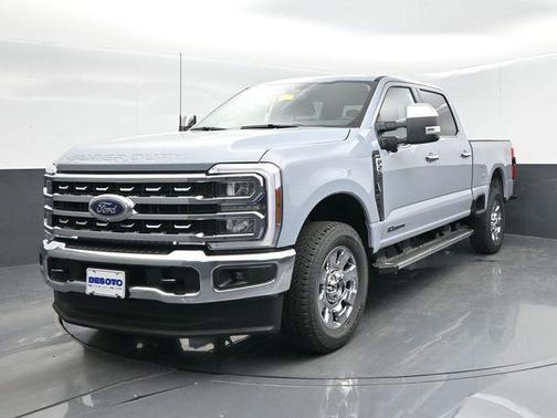 Glacier Gray Metallic Tri-Coat 2026 Ford F-250 Lariat