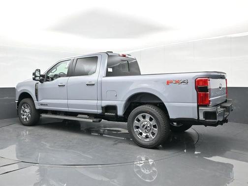 Glacier Gray Metallic Tri-Coat 2026 Ford F-250 Lariat
