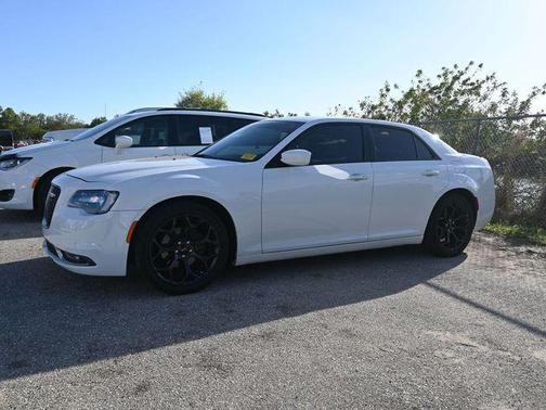 2017 Chrysler 300 S