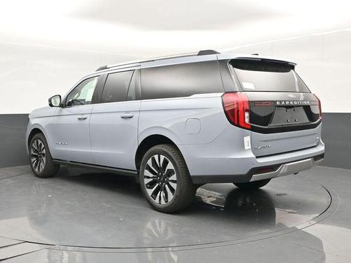 Glacier Gray Metallic Tri-Coat 2026 Ford Expedition Max Platinum