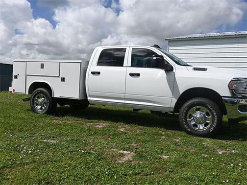 2023 RAM 2500 Tradesman Crew Cab 4x4 8' Box