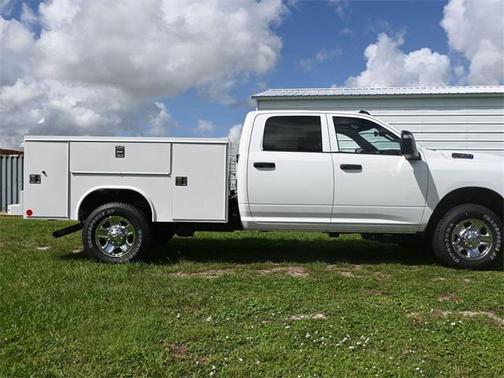 2023 RAM 2500 Tradesman Crew Cab 4x4 8' Box
