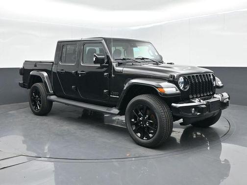 Black Clearcoat 2022 Jeep Gladiator High Altitude 4x4