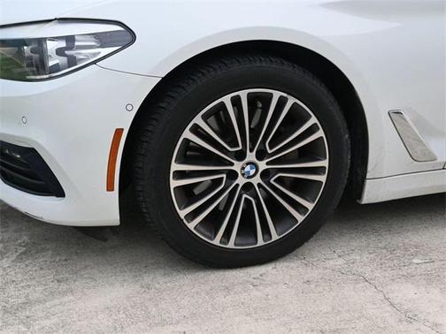 2017 BMW 530 530i