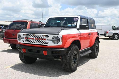 Oxford White 2025 Ford Bronco Stroppe Edition