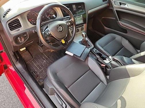 2015 Volkswagen Golf Auto TSI S