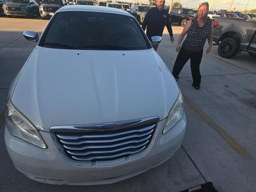 2013 Chrysler 200 Limited