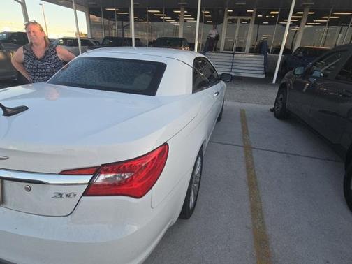 2013 Chrysler 200 Limited