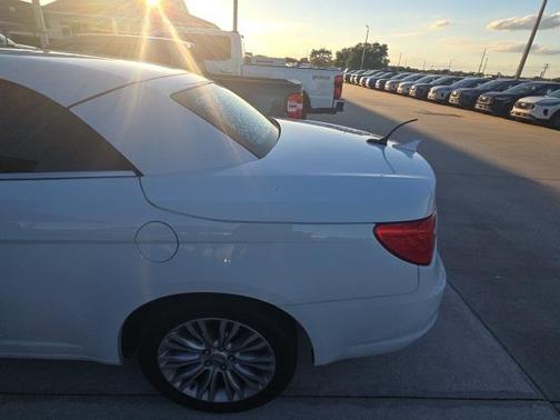 2013 Chrysler 200 Limited