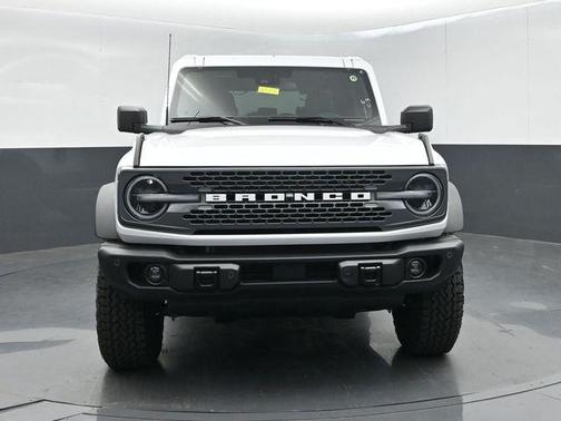 Oxford White 2026 Ford Bronco Badlands