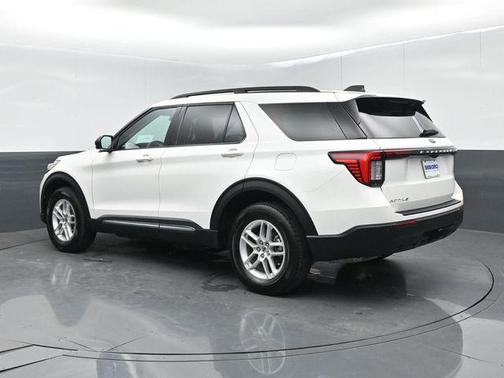 Star White Metallic Tri-Coat 2025 Ford Explorer Active