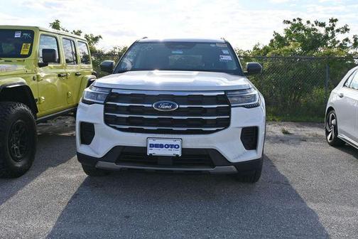 Star White Metallic Tri-Coat 2025 Ford Explorer Active