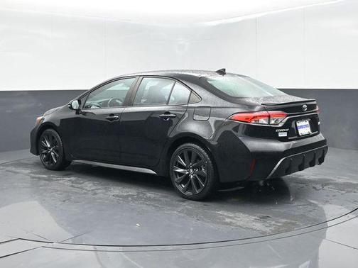 Midnight Black Metallic 2024 Toyota Corolla SE