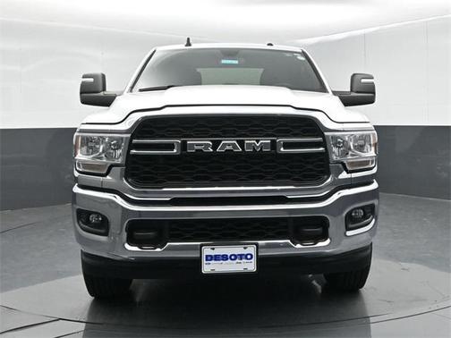 2023 RAM 3500 Tradesman Crew Cab 4x4 6'4' Box