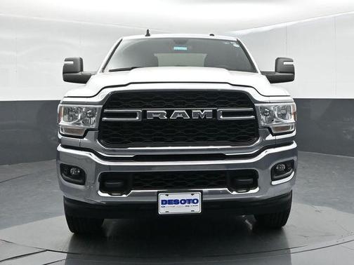 2023 RAM 3500 Tradesman Crew Cab 4x4 6'4' Box