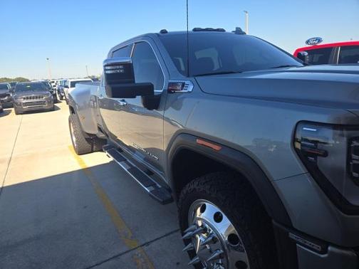 2025 GMC Sierra 3500 Denali